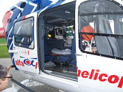 foto č.2: Prohlídka záchranářského vrtulníku
