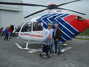 foto č.6: Prohlídka záchranářského vrtulníku